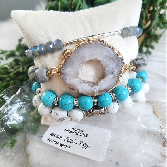 NWT Ryze Natural Stone Geode and Howlite Beaded Staxx Bracelets - Set of 4 - Picture 5 of 8